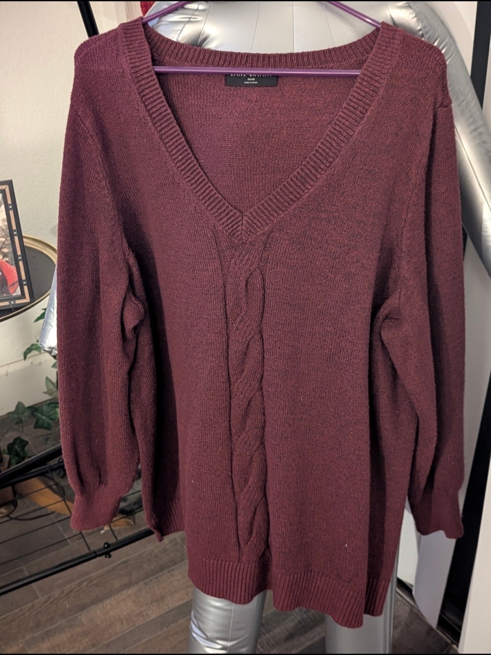 Lane Bryant Size 26/28 Cozy V-Neck Cable Knit Sweater in Maroon
